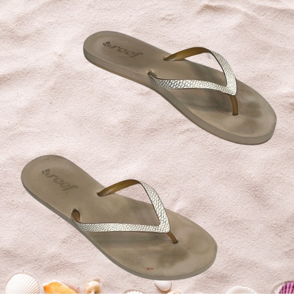 Reef Shoes - Reef Tan and White Sandals with Minimalist Design